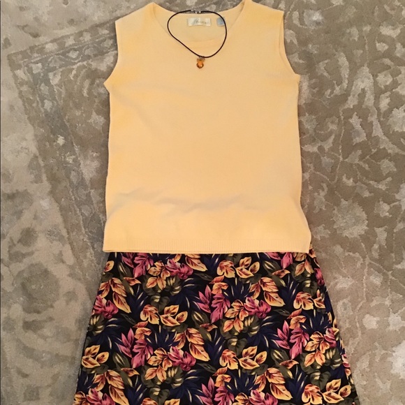 Colorful Fall Leaf Design Skirt - Picture 3 of 5